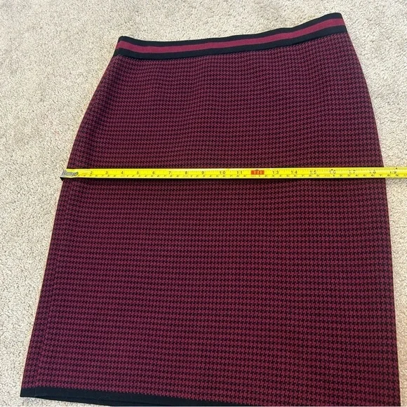 KARL Lagerfeld red Burgundy black geometric print knit pencil skirt Sz M NWT - Picture 10 of 11